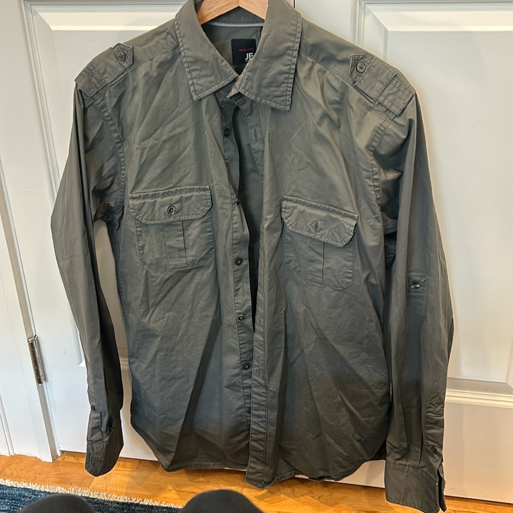 3/$30 - JFerrar Grey Men’s Casual Button Down Front Breast Pocket Shoulder